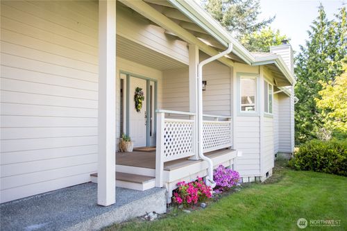2016 Creekside Ln, Anacortes, WA, 98221-2462 | Card Image