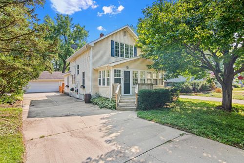 536 Hiawatha Ave, Mendota Heights, MN, 55118-1011 | Card Image