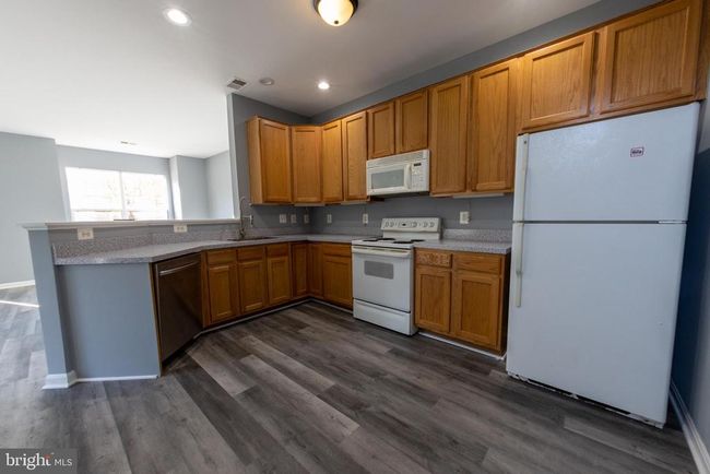 7685 Duneiden Ln, Townhouse with 3 bedrooms, 3 bathrooms and null parking in MANASSAS VA | Image 4