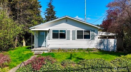 906 W Anderson St, Elma, WA, 98541-9079 | Card Image