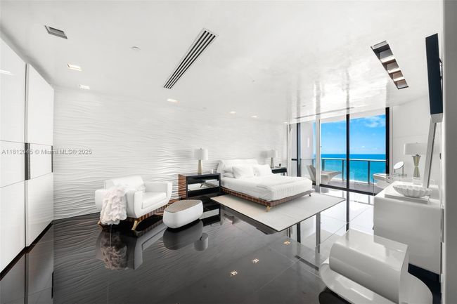APT-3003 - 100 S Pointe Dr, Condo with 3 bedrooms, 4 bathrooms and null parking in Miami Beach FL | Image 23