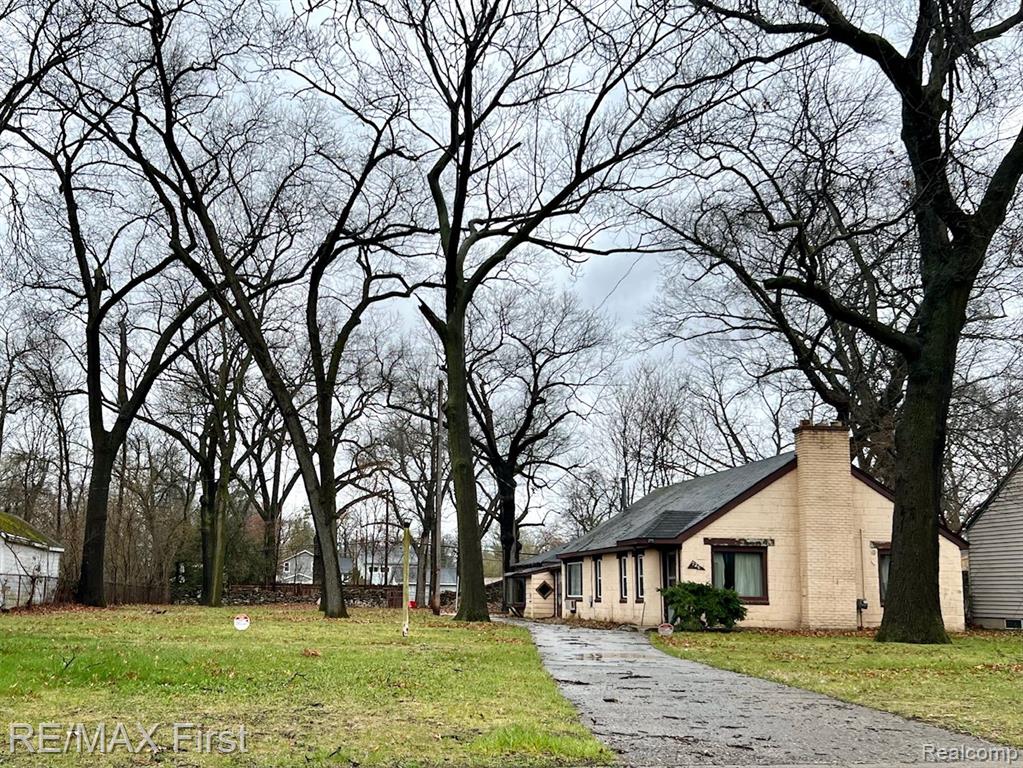 Maplehurst St, Ferndale, MI 48220