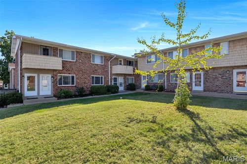 10525 Carroll Wood Way, Saint Louis, MO, 63128-1314 | Card Image