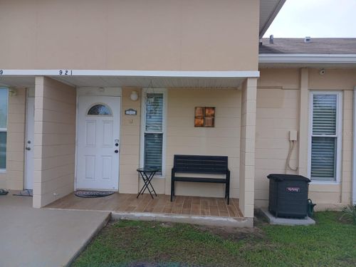 921 Club Cir, LAKESHORE, FL, 33854-1206 | Card Image