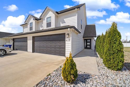 433 Dala Dr, Lindsborg, KS, 67456-6044 | Card Image