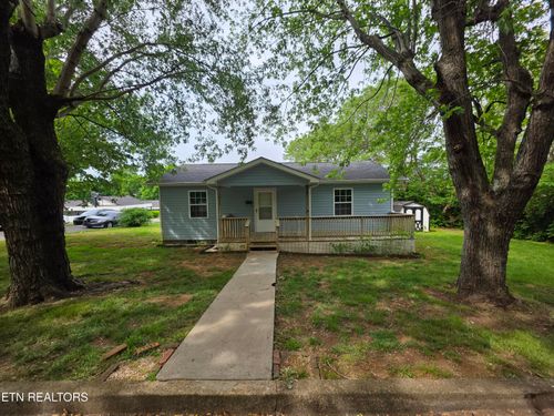 1011 Bon St, Lenoir City, TN, 37771-3108 | Card Image