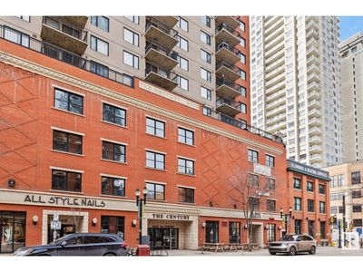 1405 - 10180 104 St Nw, Condo with 2 bedrooms, 1 bathrooms and null parking in Edmonton AB | Image 2