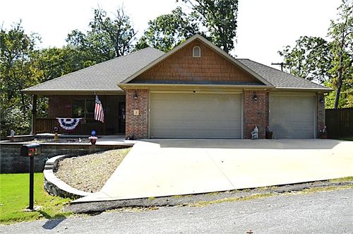 2 Ottery Ln, Bella Vista, AR, 72715-3021 | Card Image