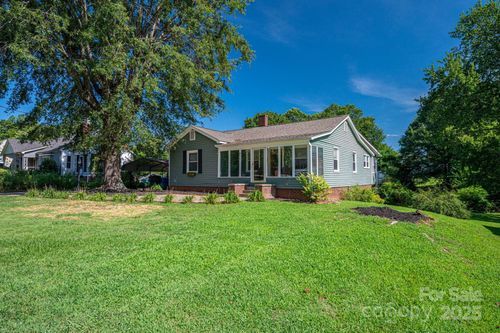 411 Arlington St, Forest City, NC, 28043-3601 | Card Image