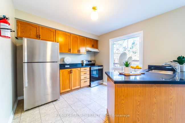 1891 Dalhousie Cres, House other with 4 bedrooms, 3 bathrooms and 1 parking in Oshawa ON | Image 10