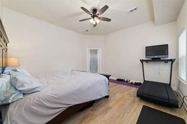 Primary bedroom. | Image 22
