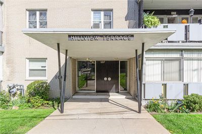 307 - 107 St. Joseph's Dr, House attached with 1 bedrooms, 1 bathrooms and 1 parking in Hamilton ON | Image 3