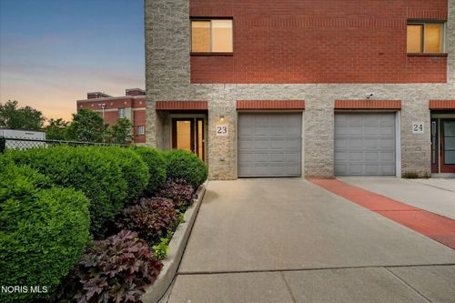 23-145 Saint Clair St, Toledo, OH, 43604-9005 | Card Image