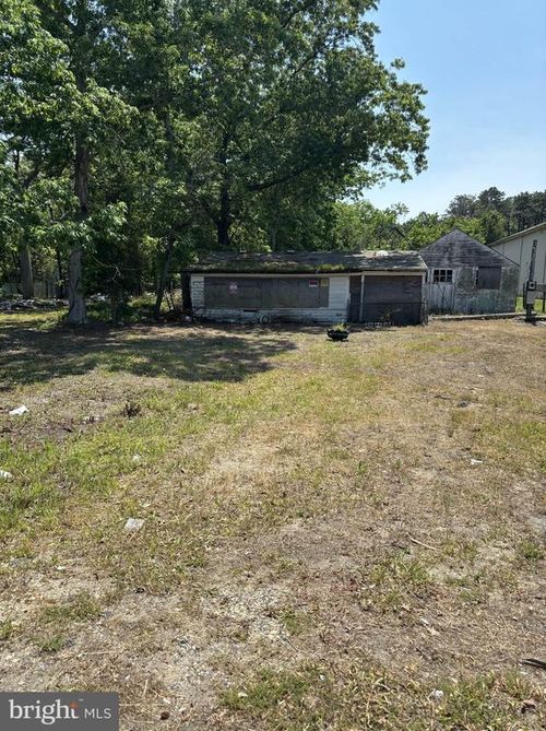 202 W White Horse Pike, GALLOWAY, NJ, 08205-9443 | Card Image