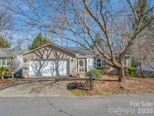 869 Sandburg Ter, Hendersonville, NC, 28791-2992 | Card Image