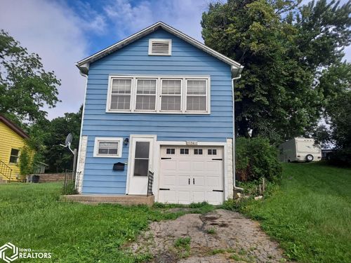 136 7th Ave N, Clear Lake, IA, 50428-1315 | Card Image