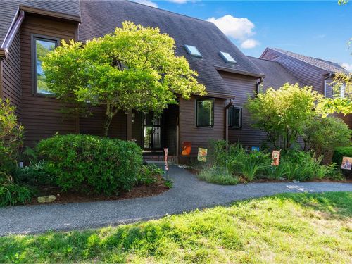 422 Acorn Ln, Shelburne, VT, 05482-6391 | Card Image