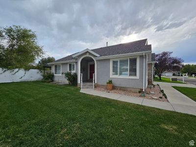 Rambler with a full basement, home with a front lawn | Image 3