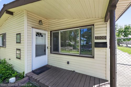 1000 E Madge Ave, Hazel Park, MI, 48030-2163 | Card Image