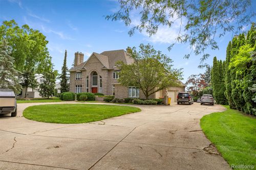 26143 River Rd, Grosse Ile, MI, 48138-1853 | Card Image