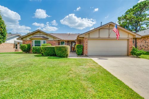 5704 Fireside Dr, Arlington, TX, 76016-1125 | Card Image