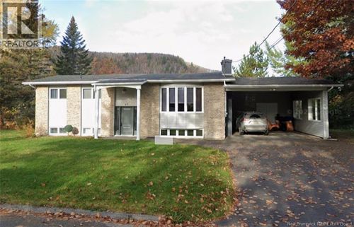 49 Hubert St, Edmundston, NB, E3V4K6 | Card Image