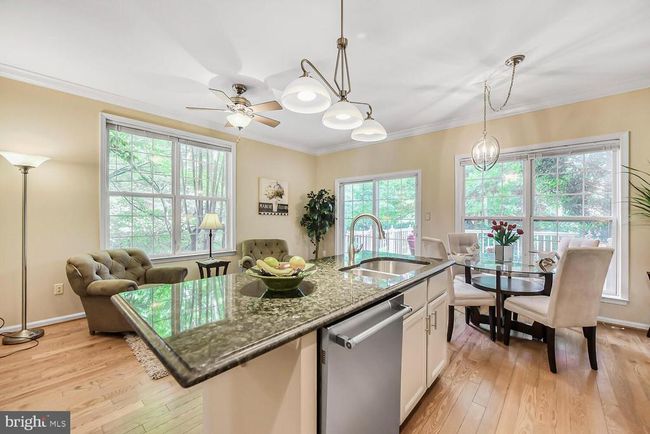 11431 Heritage Commons Way, Townhouse with 2 bedrooms, 3 bathrooms and null parking in RESTON VA | Image 6