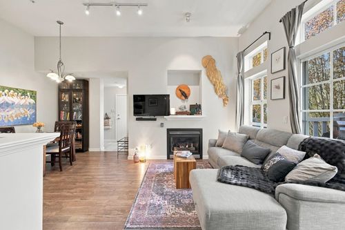 401-137 E 1st Street, North Vancouver, BC, V7L1B2 | Card Image