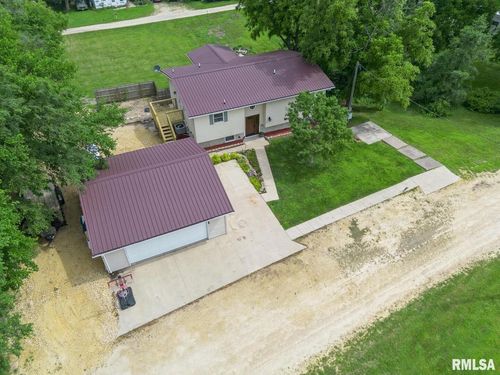 335 Sand Aly, Toronto, IA, 52777-9735 | Card Image