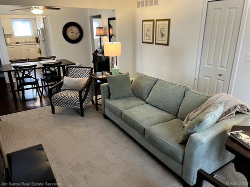 906 Neff Rd, Grosse Pointe, MI, 48230-2103 | Card Image