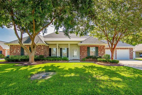 109 Webre Dr, Thibodaux, LA, 70301-8048 | Card Image