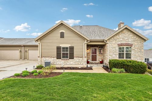 1016 Ann Marie Way, Oconomowoc, WI, 53066-2916 | Card Image