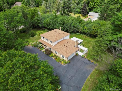 29876 Northbrook St, Farmington Hills, MI, 48334-2325 | Card Image