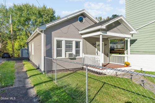 109 Johnston Ave, Cohoes, NY, 12047-2414 | Card Image