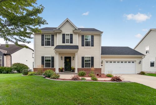 1727 Cloverview St, West Bend, WI, 53095-8556 | Card Image