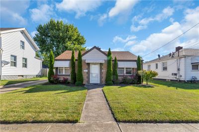 View of front of house with a front yard | Image 2