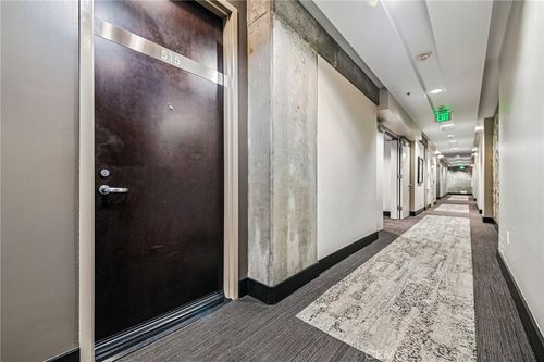 515-1111 S Grand Ave, Los Angeles, CA, 90015-2756 | Card Image