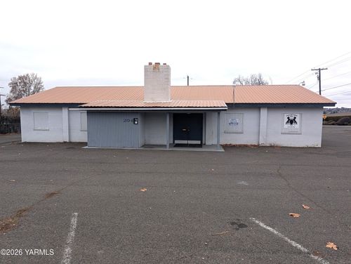 204 S 46th Ave, Yakima, WA, 98908-3230 | Card Image
