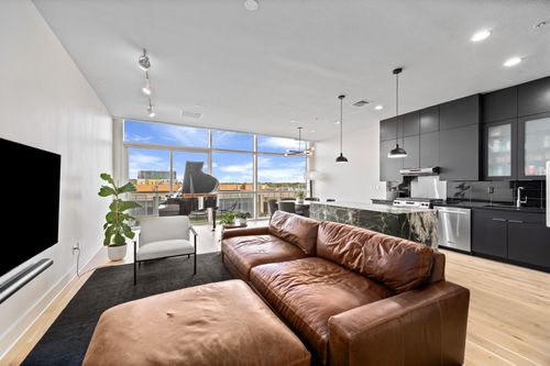 apt-521-555 E 5th St, Austin, TX, 78701-3893 | Card Image