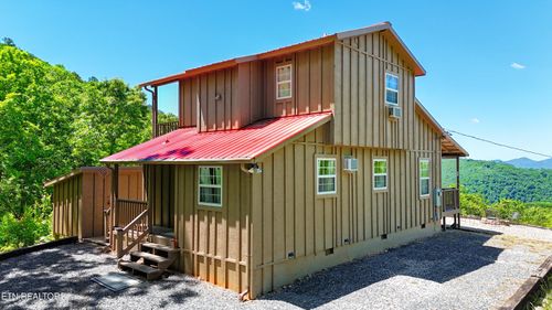 264 Curry Way, Del Rio, TN, 37727-3027 | Card Image