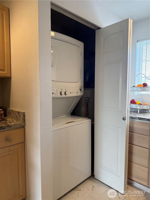 apt-6303-12423 4th Ave W, Everett, WA, 98204-6423 | Card Image