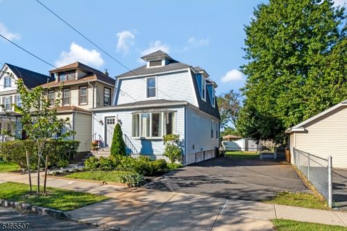208 Walnut St, Roselle Park, NJ, 07204-2206 | Card Image