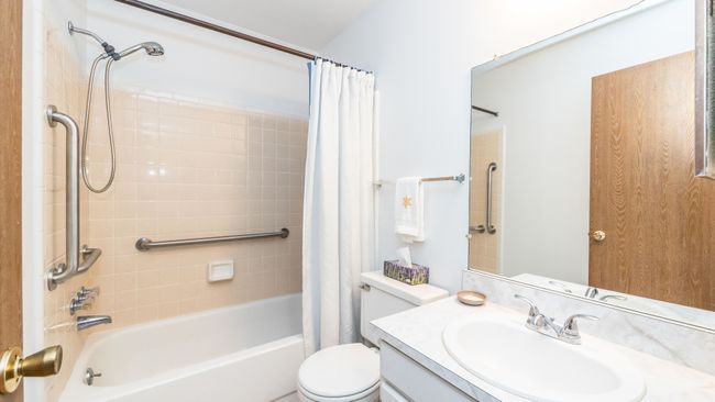 18320 Raleigh Square Dr, Condo with 2 bedrooms, 2 bathrooms and null parking in Southgate MI | Image 11