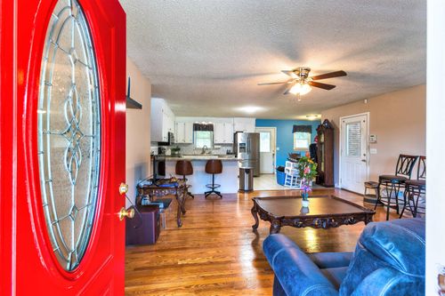 424 Edgewater Dr, GAFFNEY, SC, 29340-4916 | Card Image
