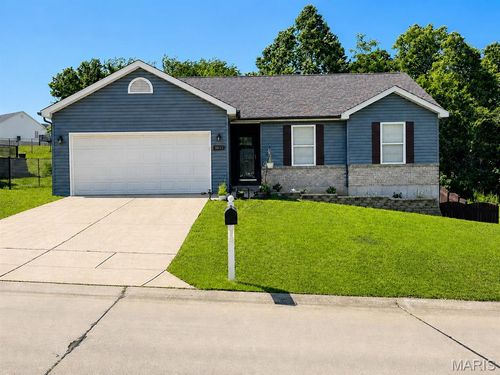 1611 Saint Charles Dr, Hillsboro, MO, 63050-4943 | Card Image