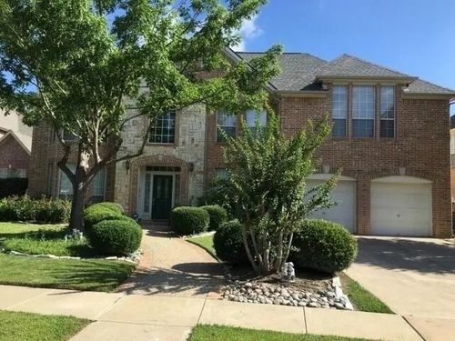 3580 Twelve Oaks Ln, Grapevine, TX, 76051-4235 | Card Image