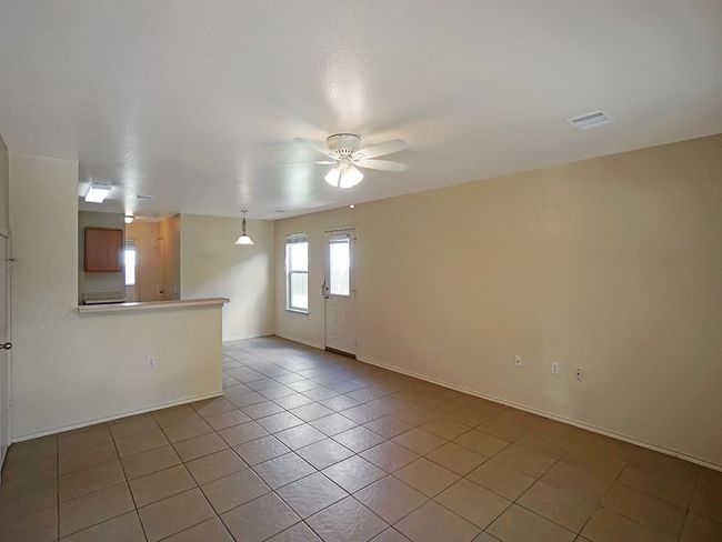 11404 Briarcreek Loop, House other with 3 bedrooms, 3 bathrooms and 4 parking in Manor TX | Image 6
