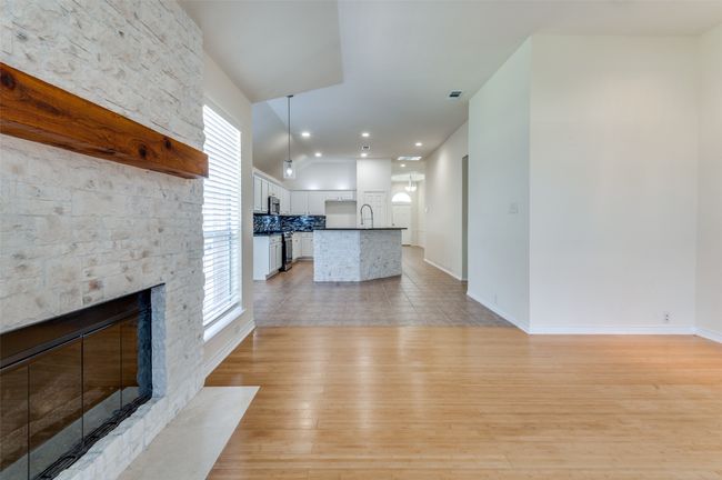 6717 Candlecreek Ln, House other with 4 bedrooms, 2 bathrooms and null parking in Plano TX | Image 13