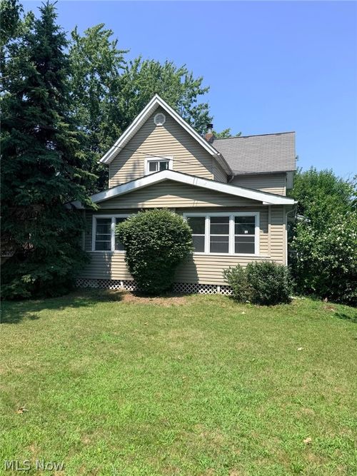 7065 Lake Shore Blvd, Mentor, OH, 44060-2958 | Card Image