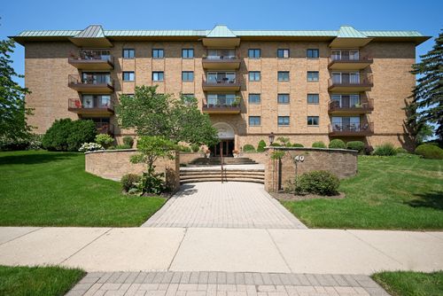 apt-2d-40 S Main St, GLEN ELLYN, IL, 60137-6237 | Card Image